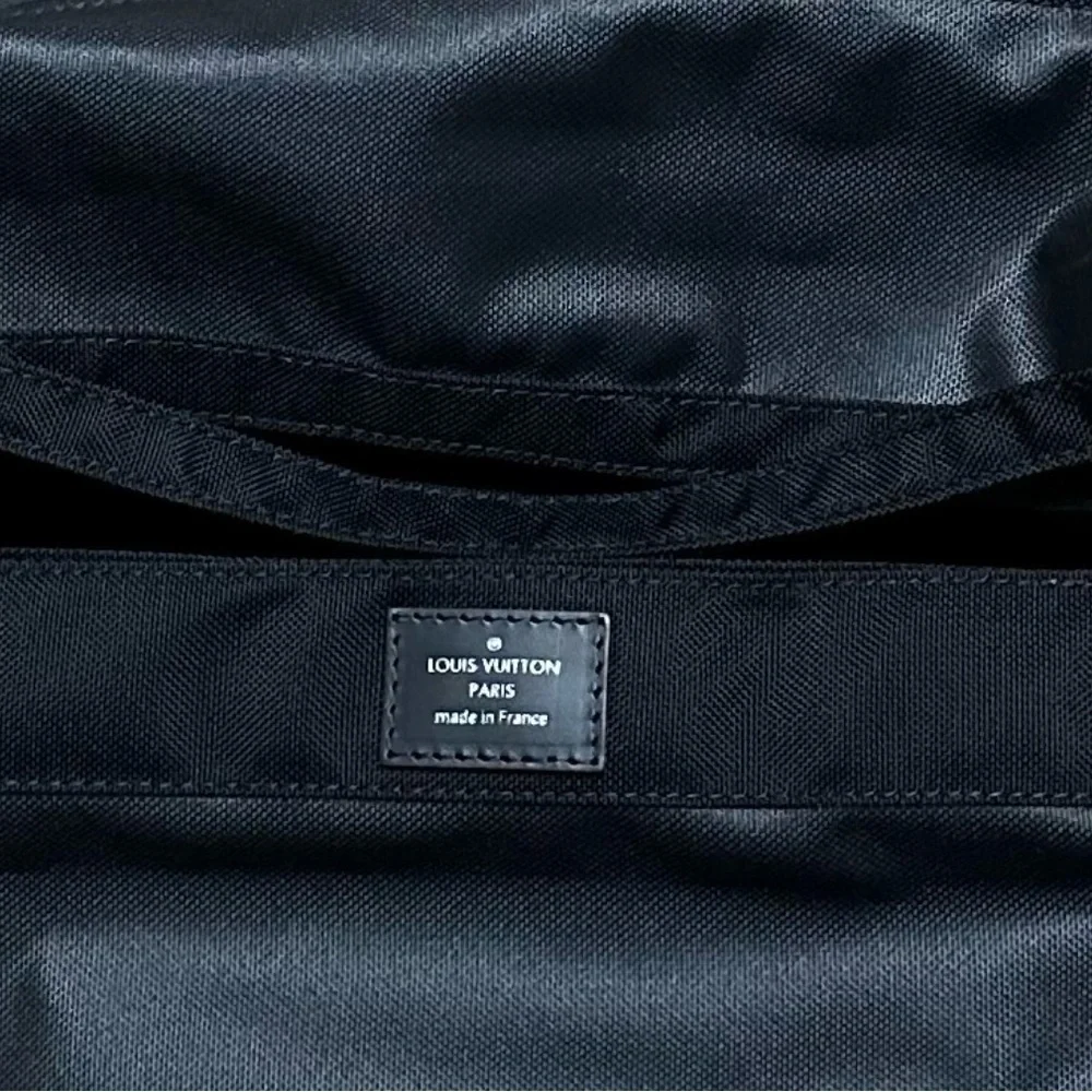 Louis Vuitton Horizon 50 Cover